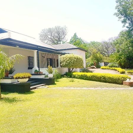 Choice Backpackers Lodge Bulawayo Exterior photo