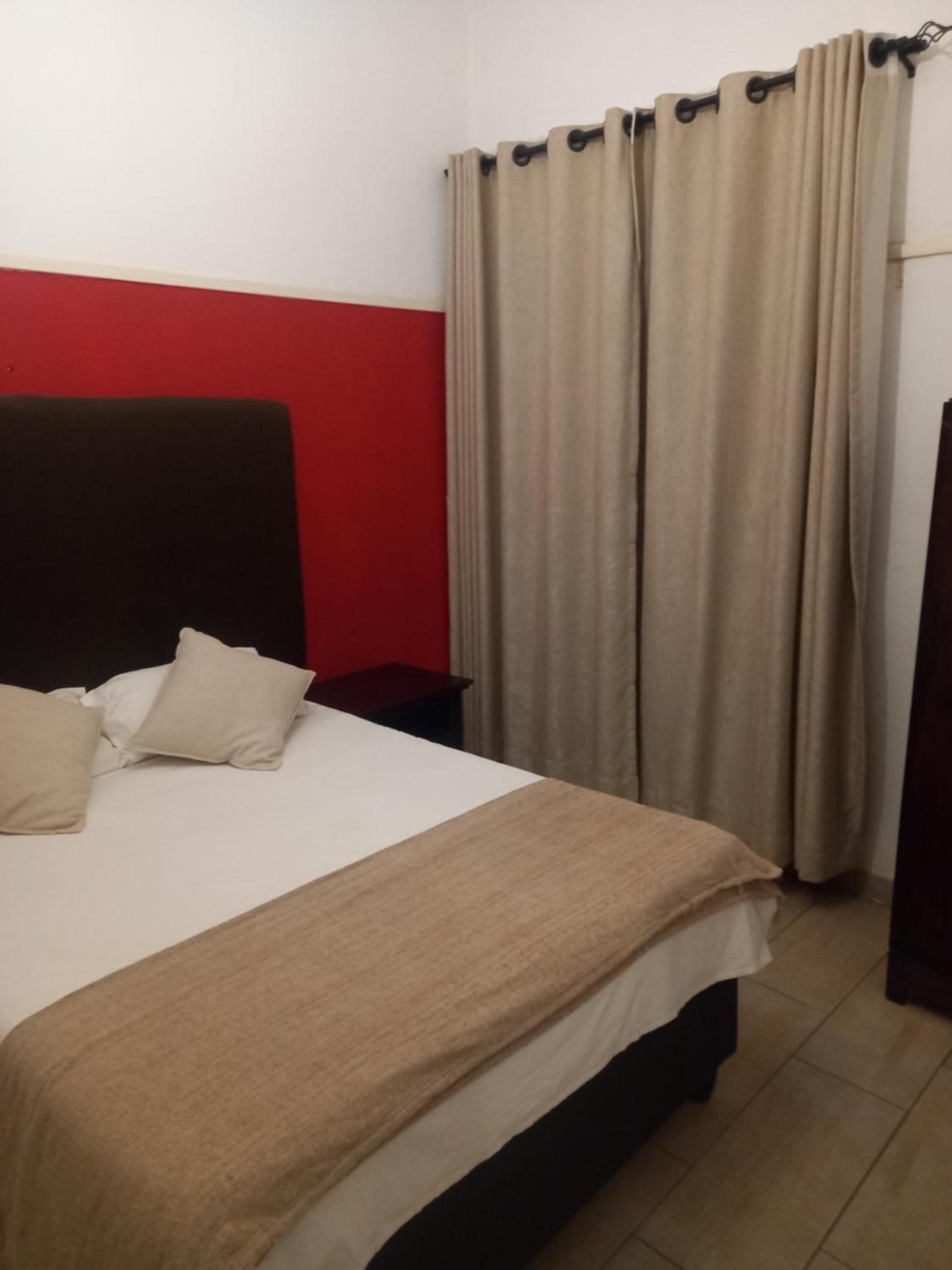 Choice Backpackers Lodge Bulawayo Exterior photo